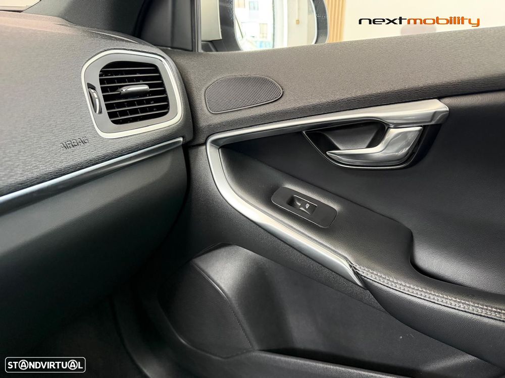 Volvo V40 2.0 D2 R-Design - 13