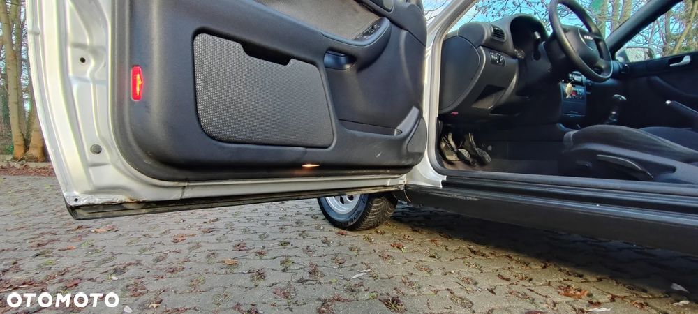 Audi A3 3-drzwiowe 1.6 Ambiente - 22