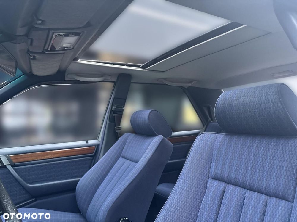 Mercedes-Benz W124 (1984-1993) - 13