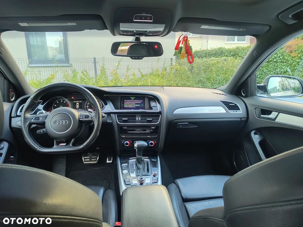 Audi A4 Limousine - 8