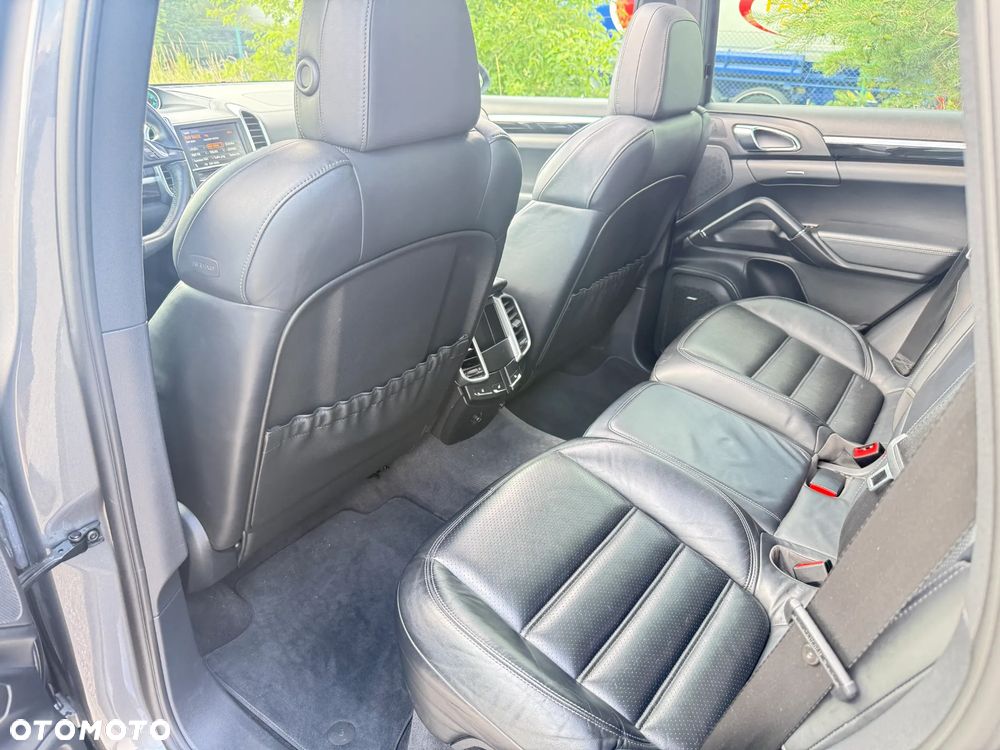 Porsche Cayenne - 13