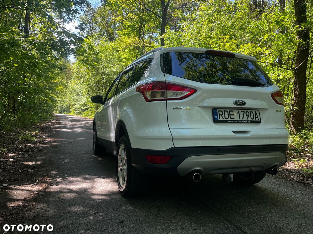 Ford Kuga 1.6 EcoBoost 2x4 Titanium - 4