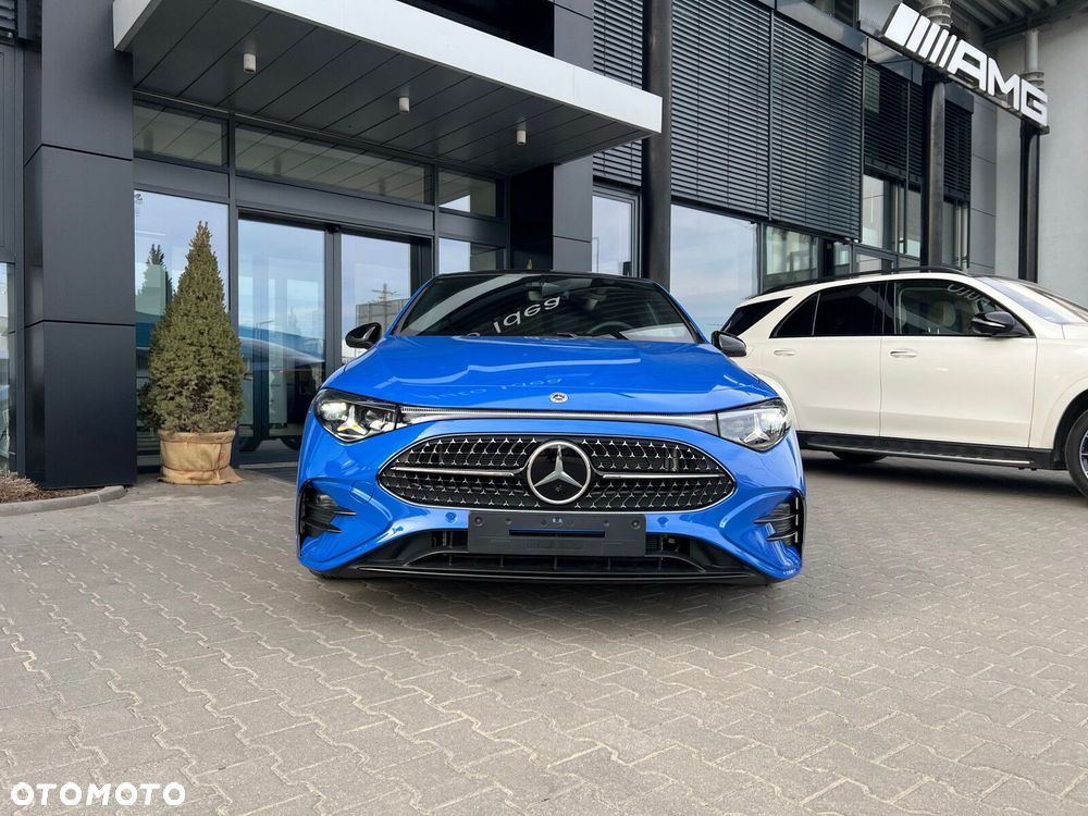 Mercedes-Benz CLA - 4