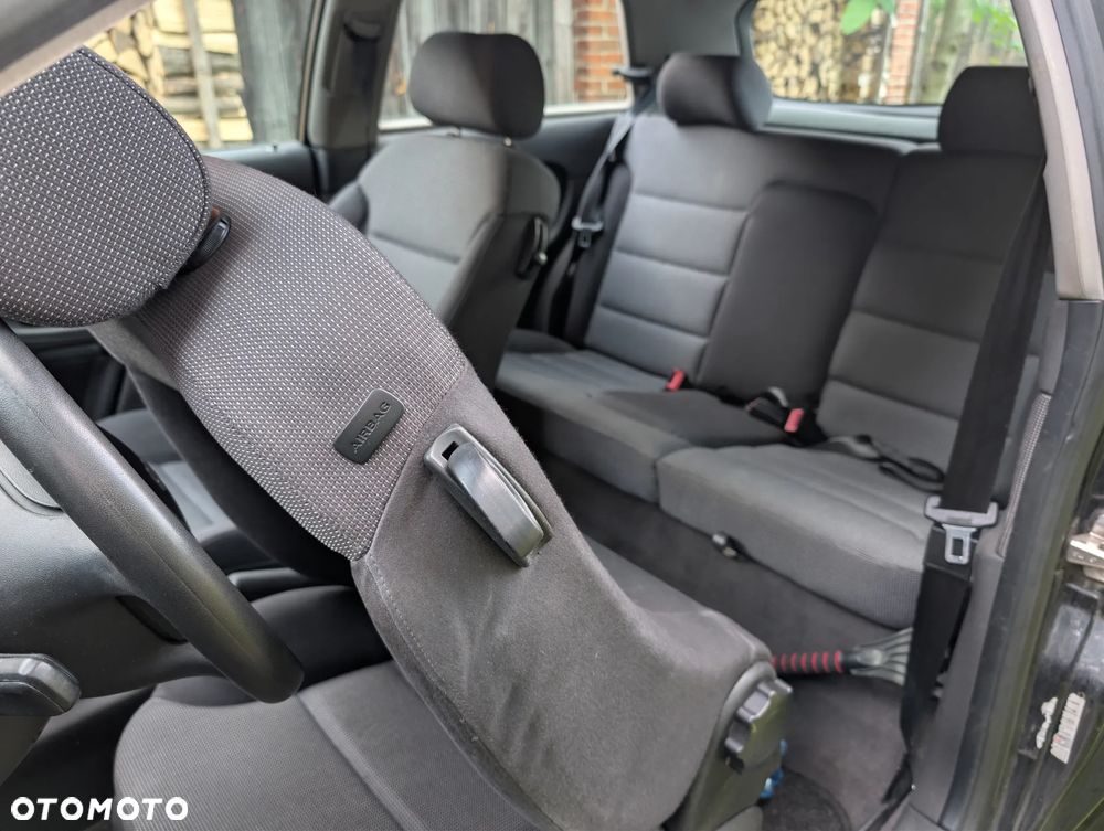 Audi A3 3-drzwiowe 1.6 Attraction - 6
