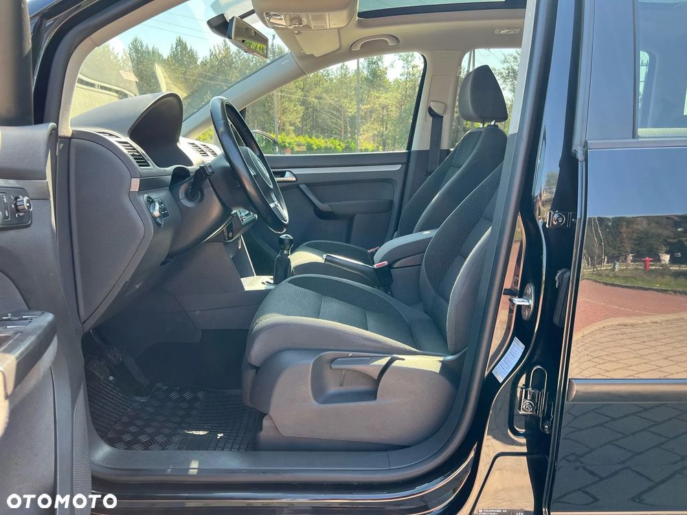 Volkswagen Touran 2.0 TDI DPF STYLE - 8
