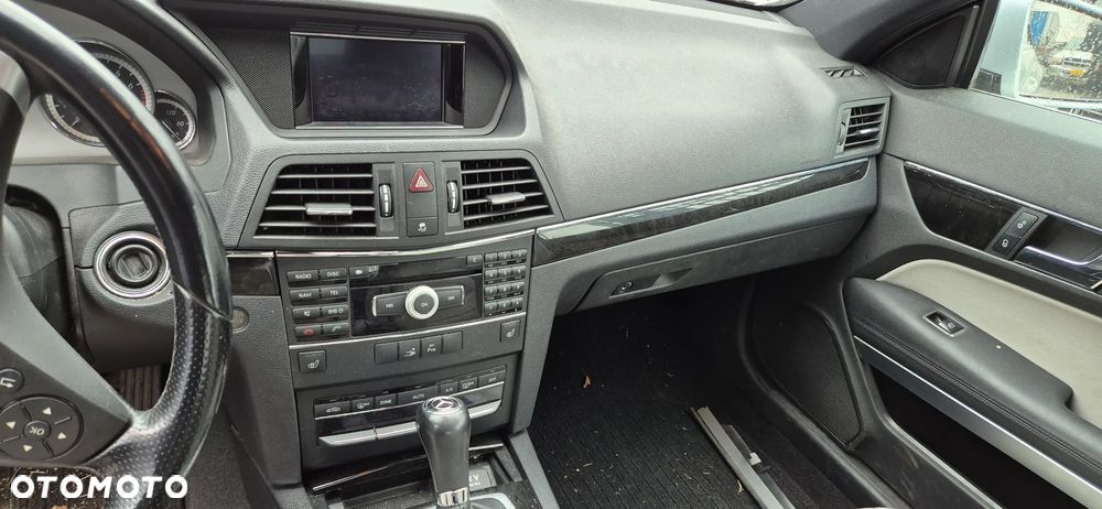 Mercedes-Benz Klasa E 250 CGI BlueEFFICIENCY Automatik Avantgarde - 11