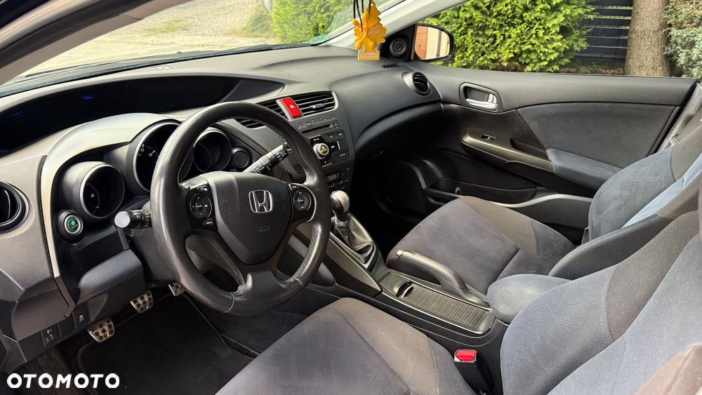 Honda Civic 1.8 i-VTEC Comfort Black Edition - 22
