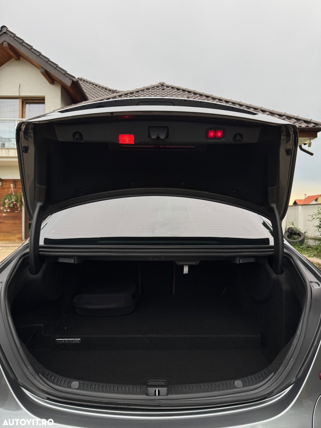 Mercedes-Benz E 350e 9G-TRONIC AMG Line - 26