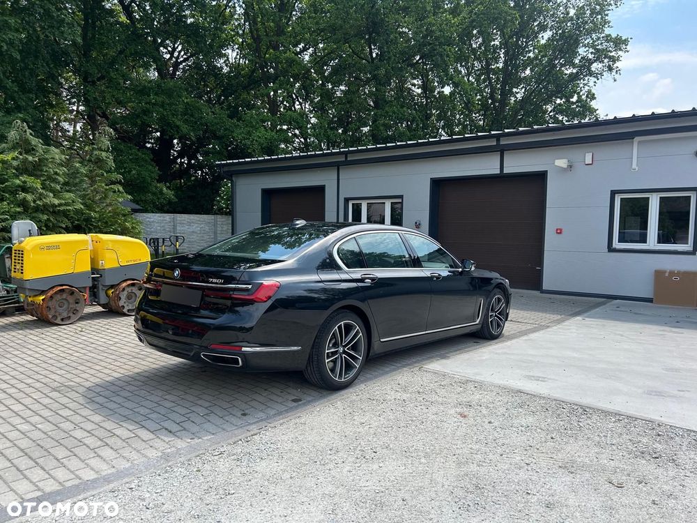 BMW Seria 7 750Li xDrive - 3