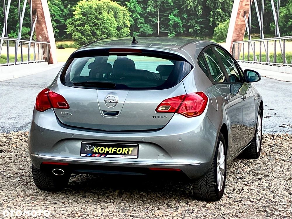 Opel Astra 1.6 Turbo 150 Jahre - 10