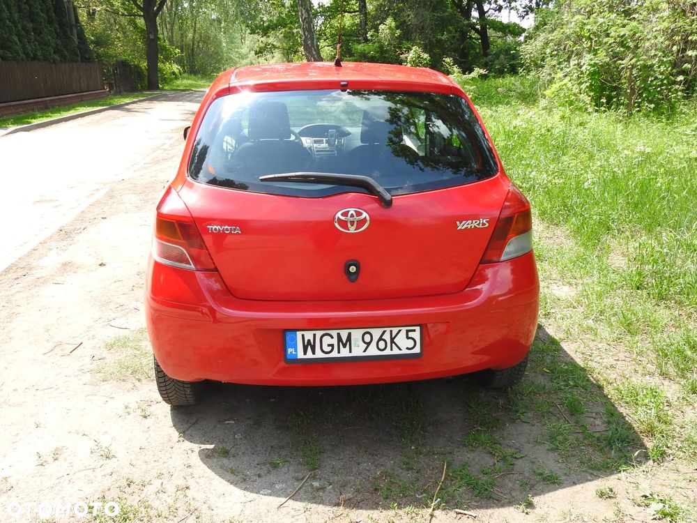 Toyota Yaris 1.0 Entry - 12