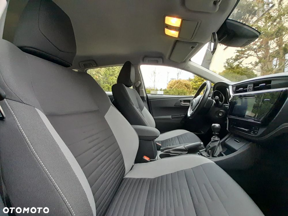 Toyota Auris 1.6 Premium - 10