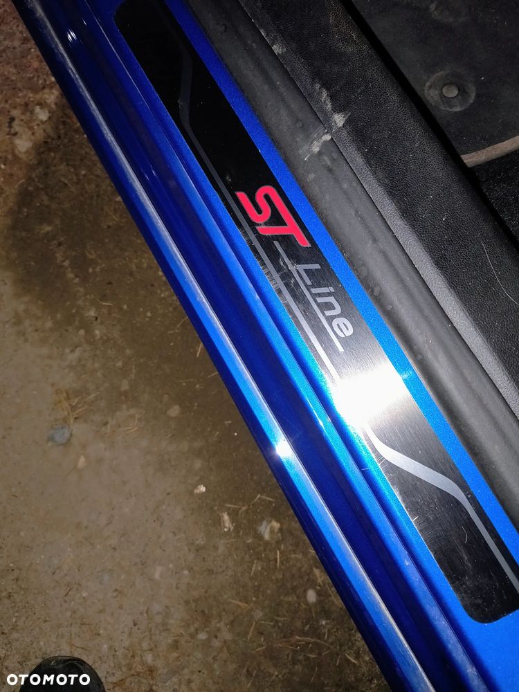 Ford Focus 1.5 EcoBoost ST-Line X - 13