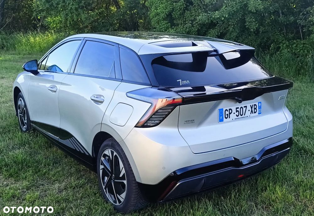 MG 4 Luxury 64 kWh - 8