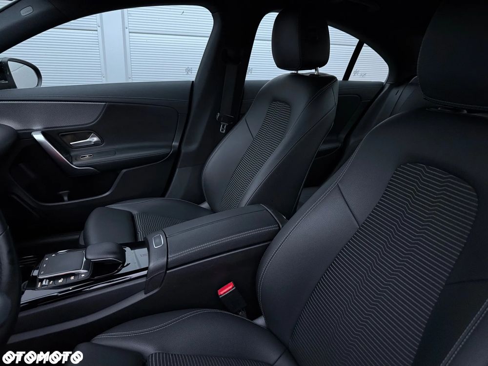 Mercedes-Benz CLA 180 7G-DCT Progressive Line Advanced - 15