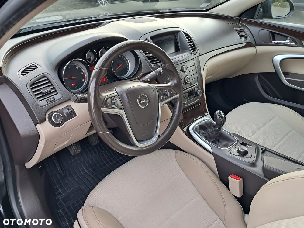 Opel Insignia - 10