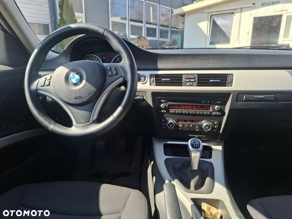 BMW Seria 3 318d Blue Performance Luxury Line - 9