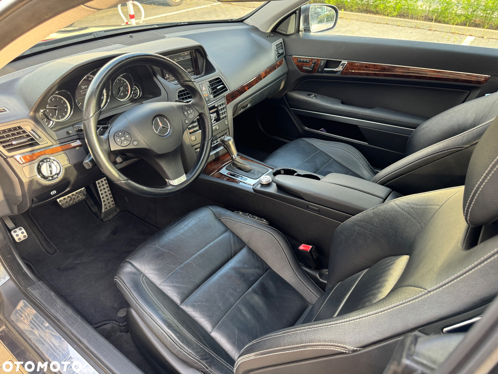Mercedes-Benz Klasa E 350 Coupe 7G-TRONIC - 24