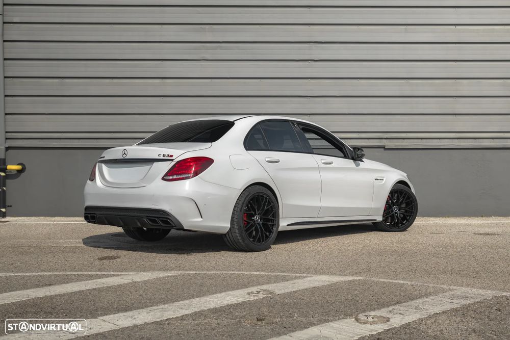 Mercedes-Benz C 63 AMG - 11