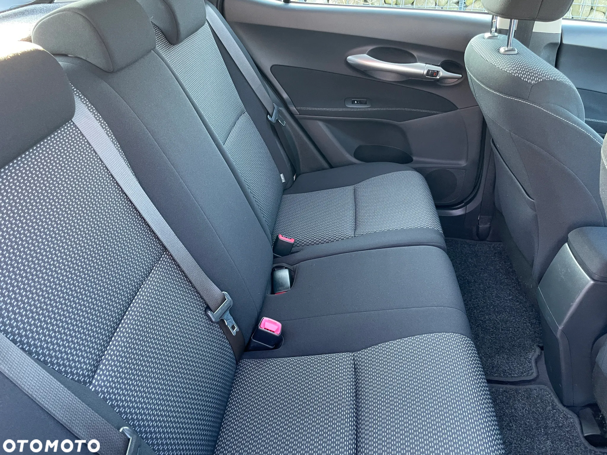 Toyota Auris 1.6 Premium + - 25