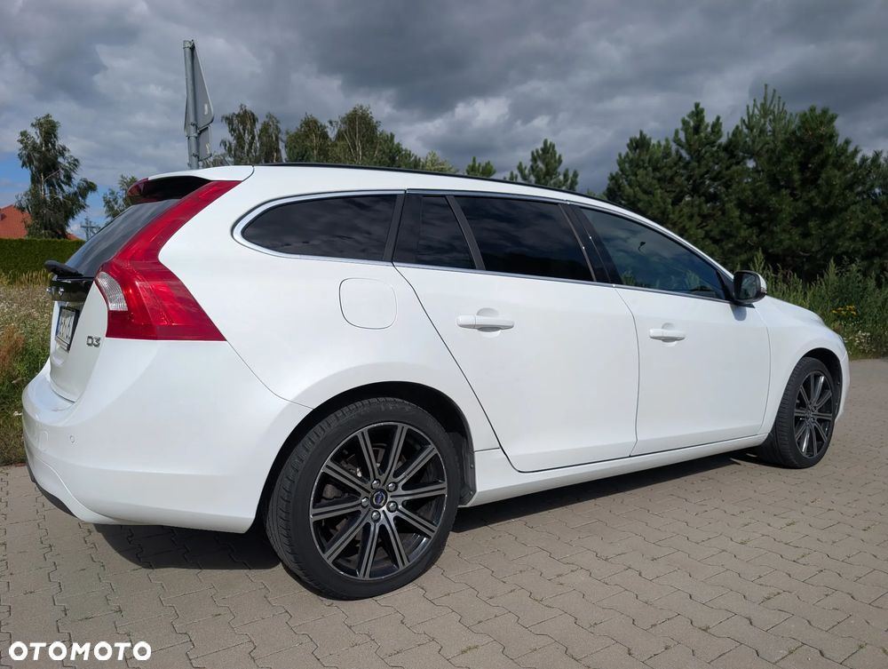Volvo V60 D3 Geartronic Summum - 9