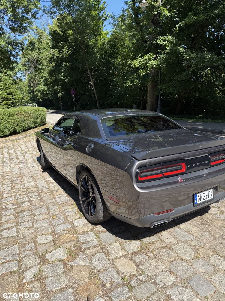 Dodge Challenger - 6