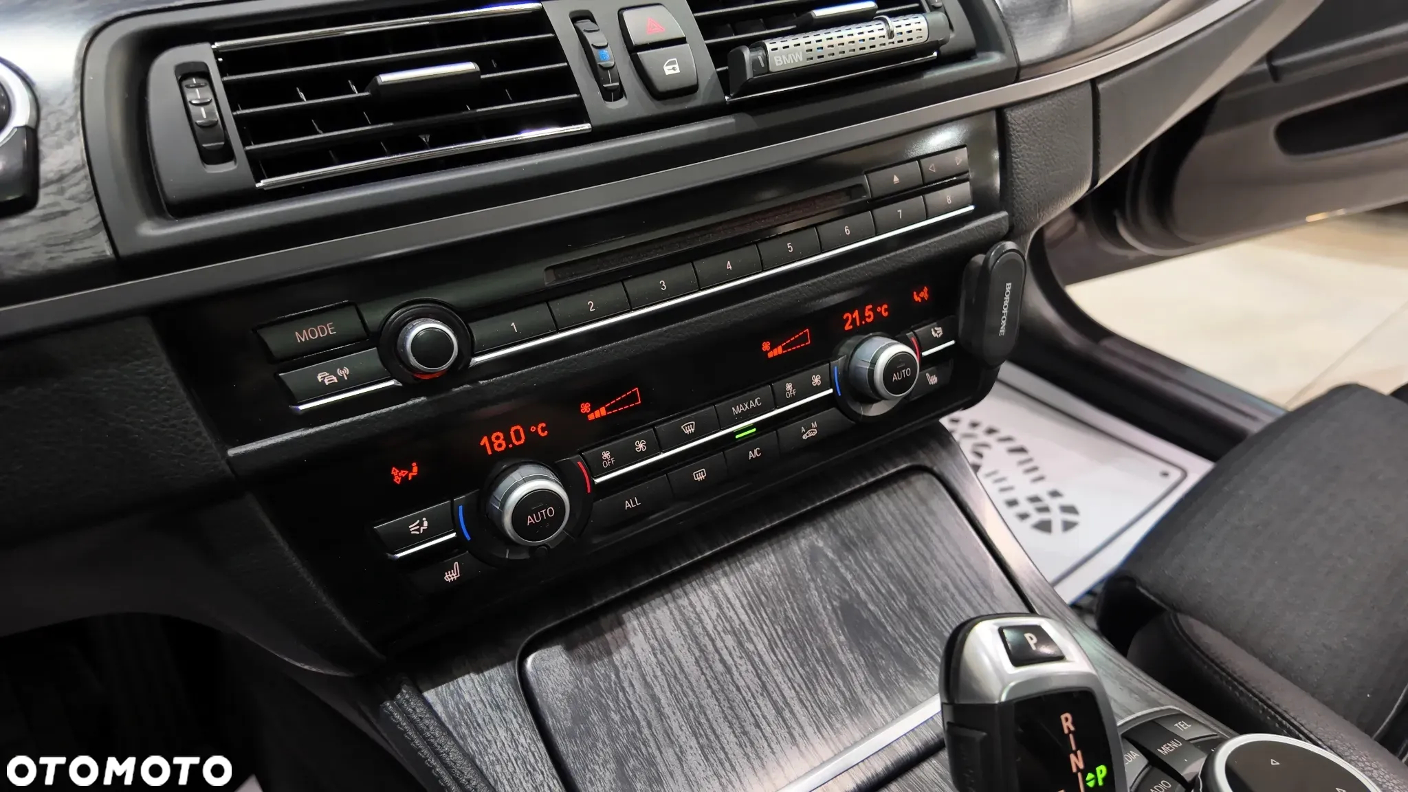 BMW Seria 5 520d - 38
