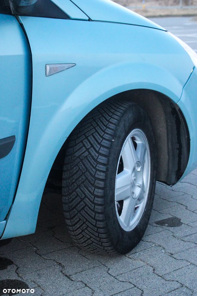 Renault Scenic 1.6 16V Confort Expression - 25