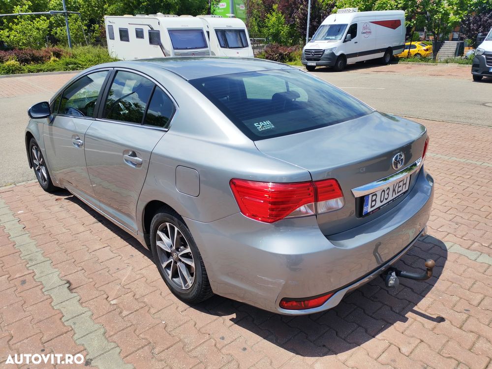 Toyota Avensis 2.0 D-4D Executive - 4