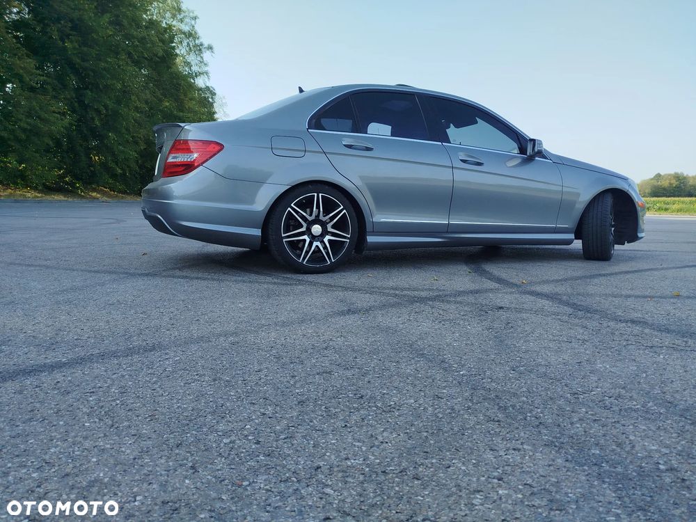 Mercedes-Benz Klasa C 250 CGI Automatik BlueEFFICIENCY - 3