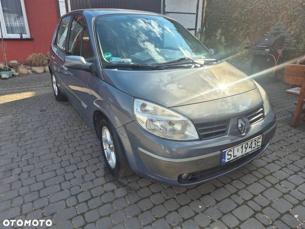 Renault Scenic 1.6 16V Confort Expression - 11