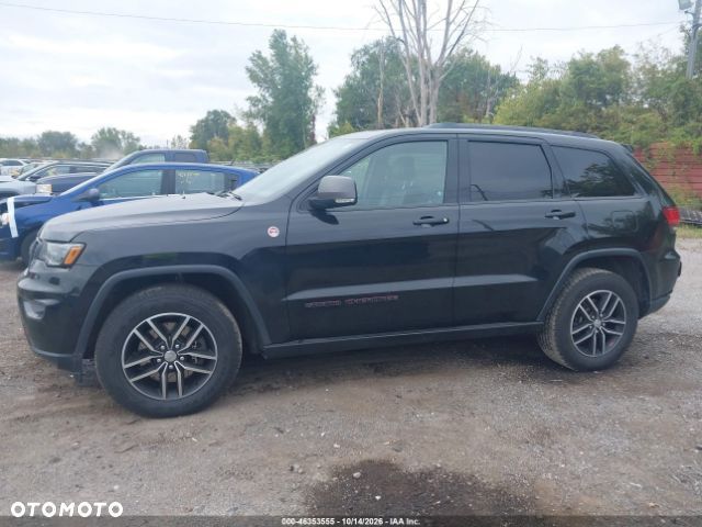 Jeep Grand Cherokee - 12