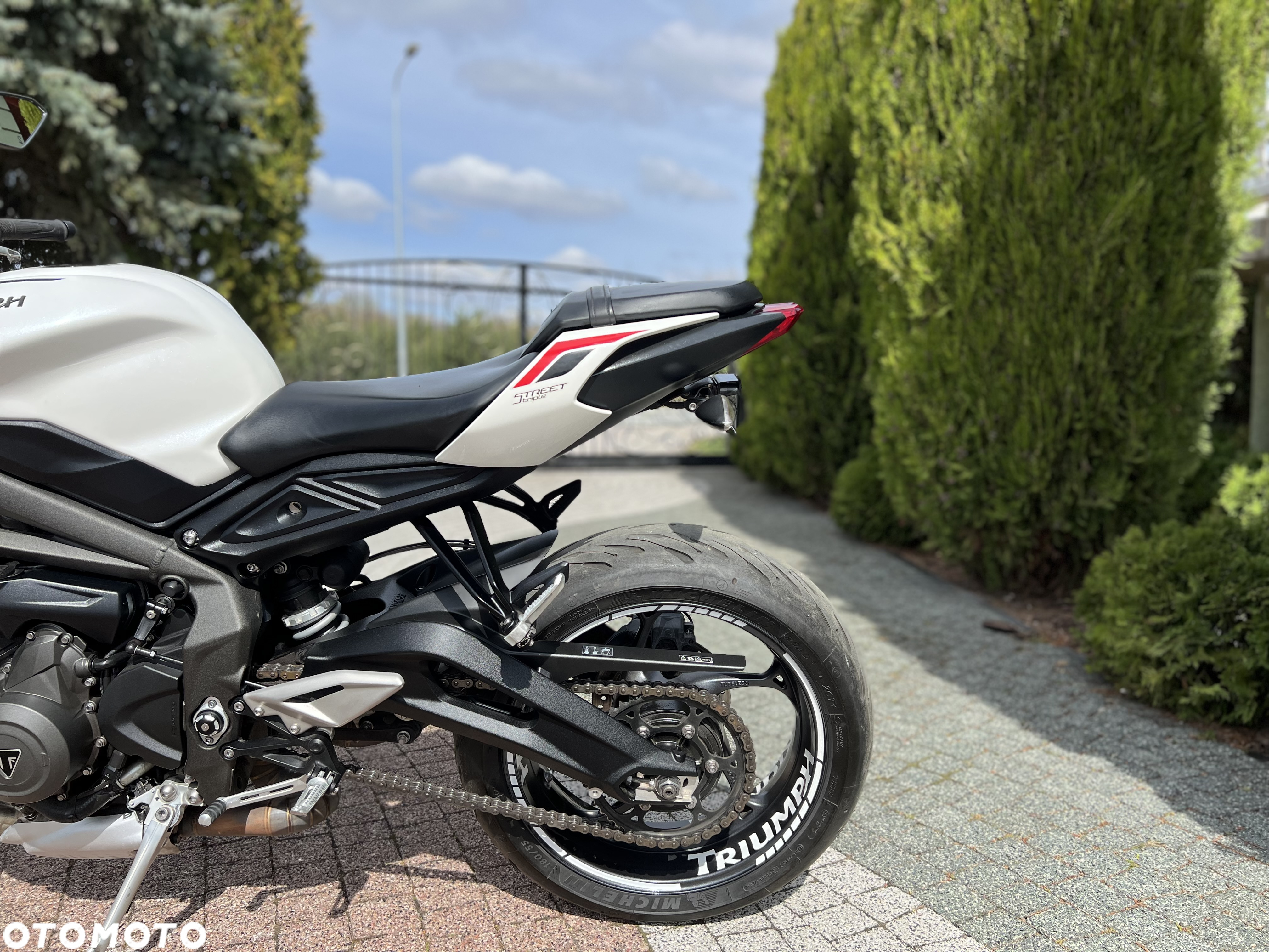Triumph Street Triple - 23