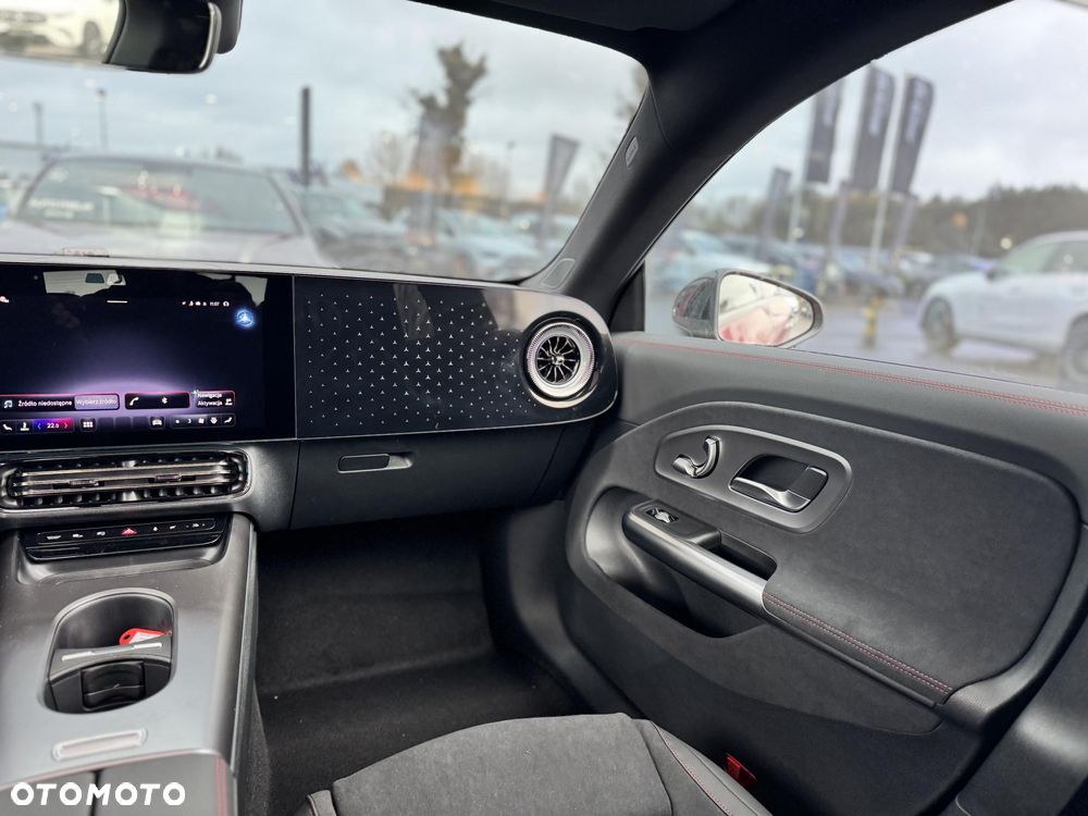 Mercedes-Benz CLA 200 mHEV 4-Matic 8G-DCT - 16