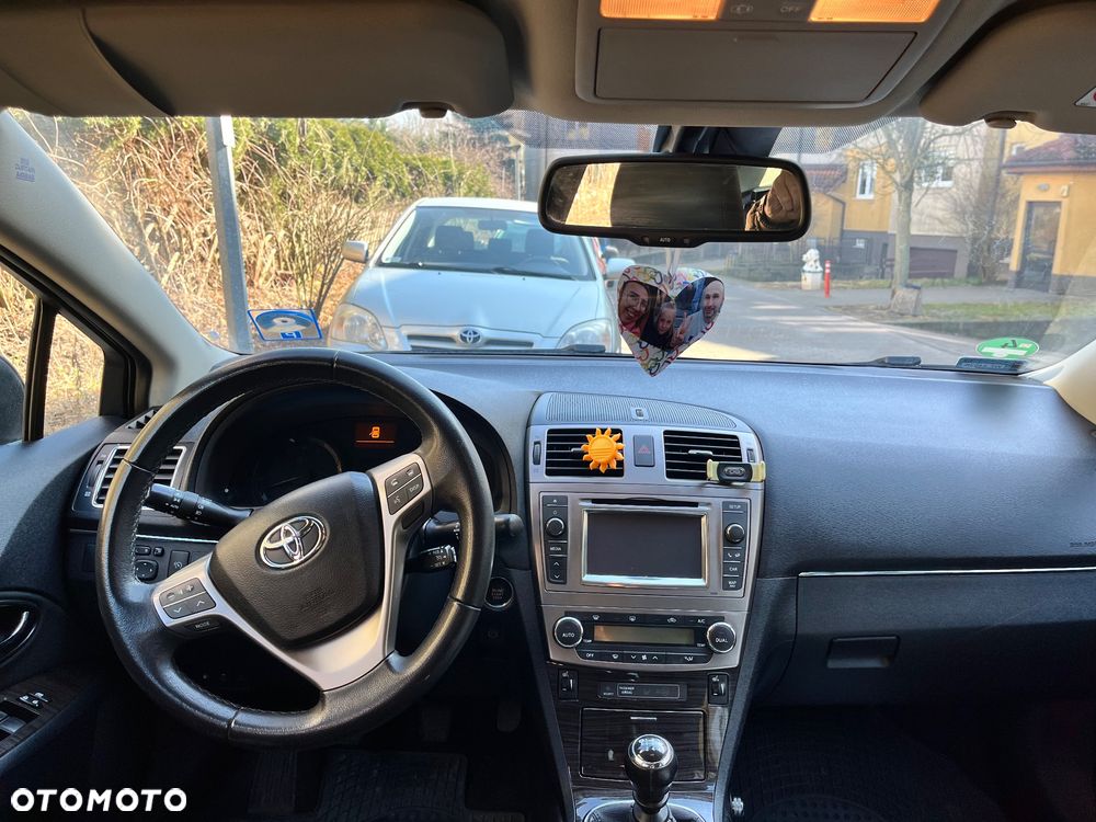 Toyota Avensis 1.8 Prestige - 11