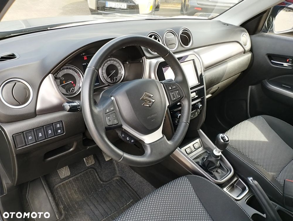 Suzuki Vitara 1.4 Boosterjet SHVS Premium 2WD - 17