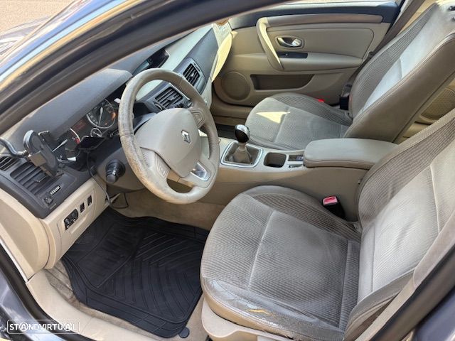 Renault Laguna 2.0 dCi Luxe - 6