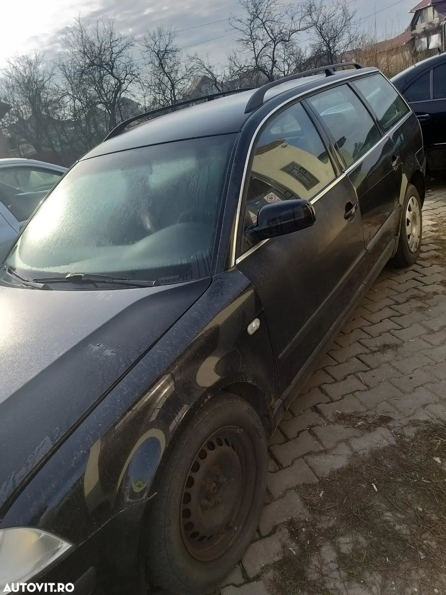 Dezmembram Volkswagen Passat 1.9 TDI, cod motor: AWX din 2004 - 1