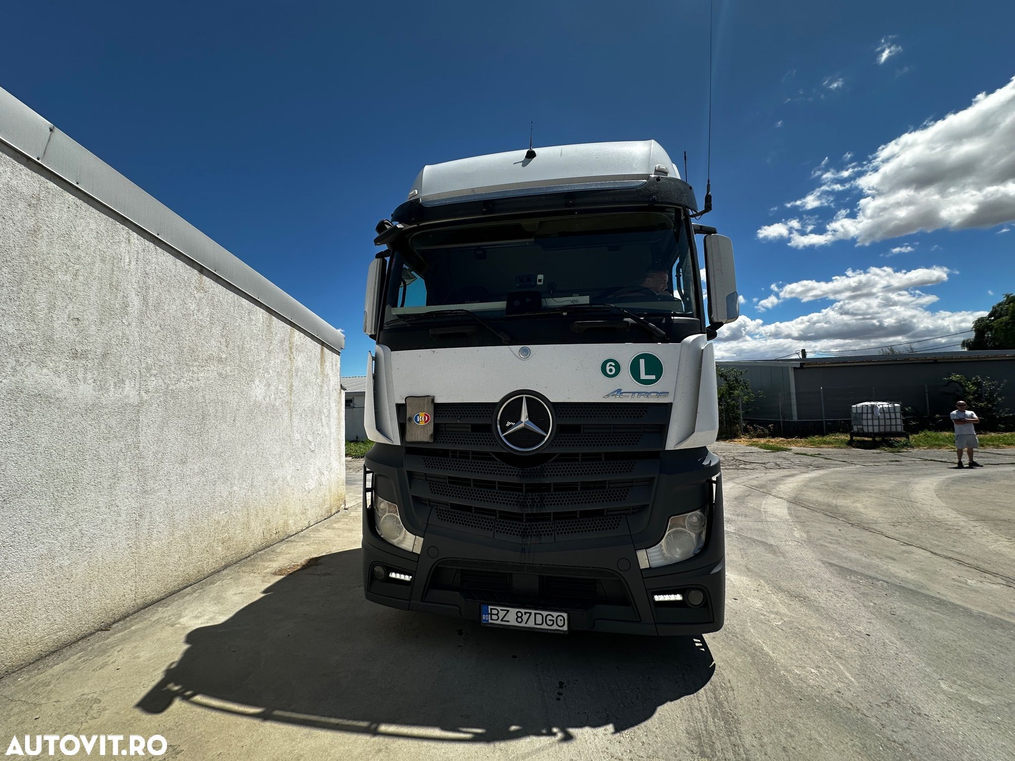 Mercedes-Benz Actros - 1