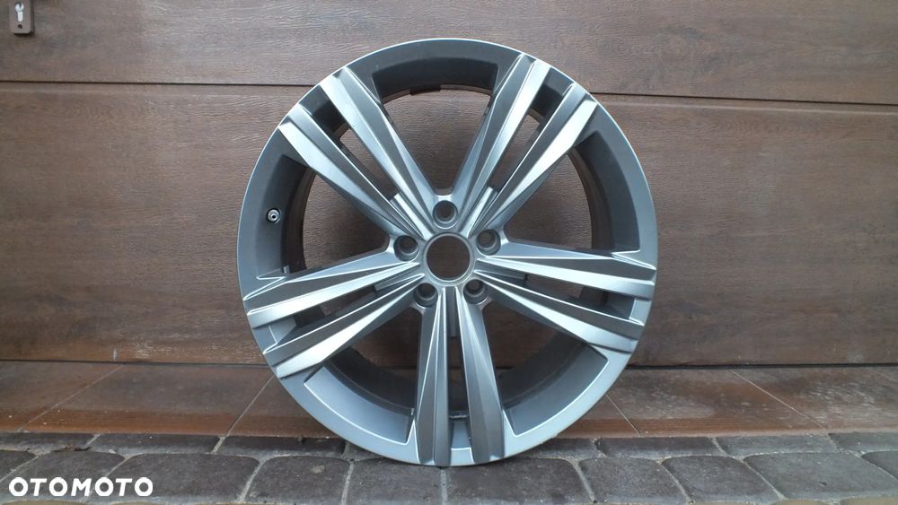 Felga aluminiowa 8,5 x 19 Volkswagen 760601025P - 1