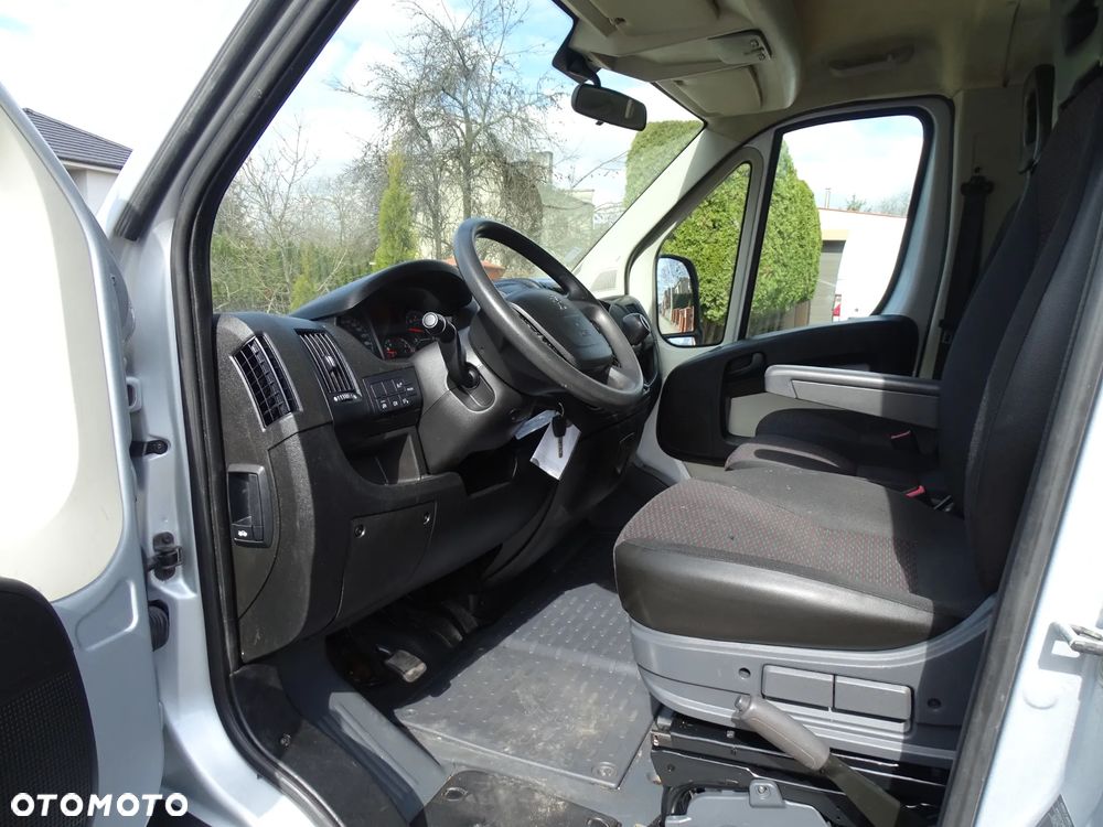 Peugeot BOXER 130 KONI ,DOKA, KLIMATYZACJA, 7 OSÓB + SKRZYNIA ,127 tys/km -dokumenty. - 9