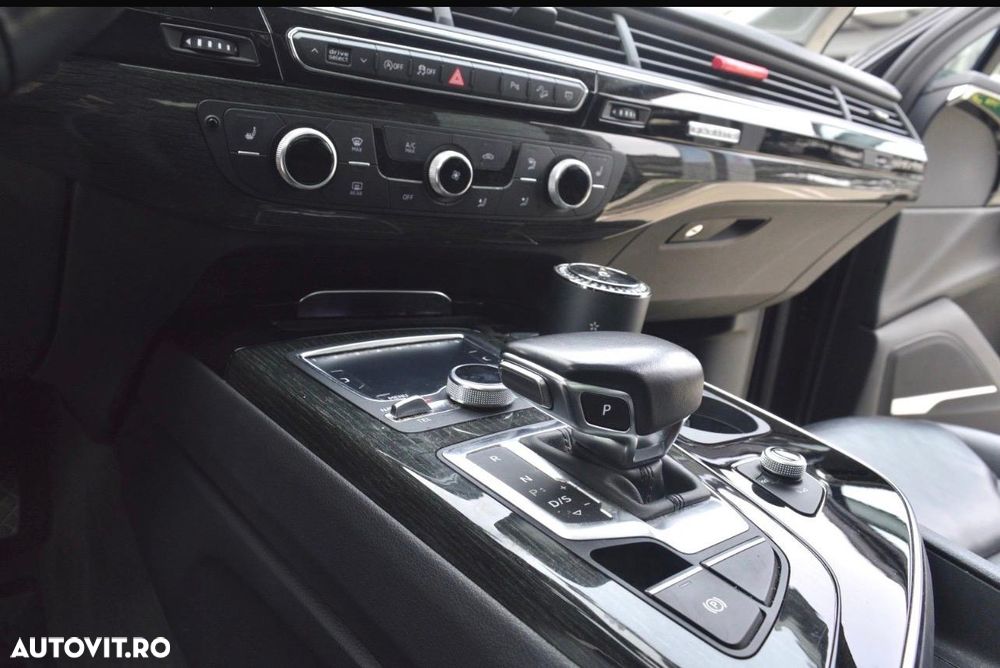 Audi Q7 3.0 TFSI Quattro Tiptronic - 8