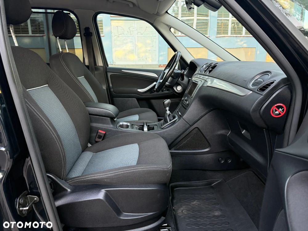 Ford Galaxy - 25