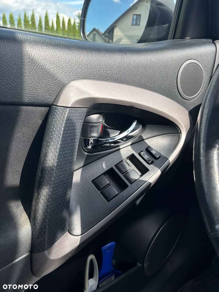 Toyota RAV4 2.0 4x4 Automatik Sol - 32