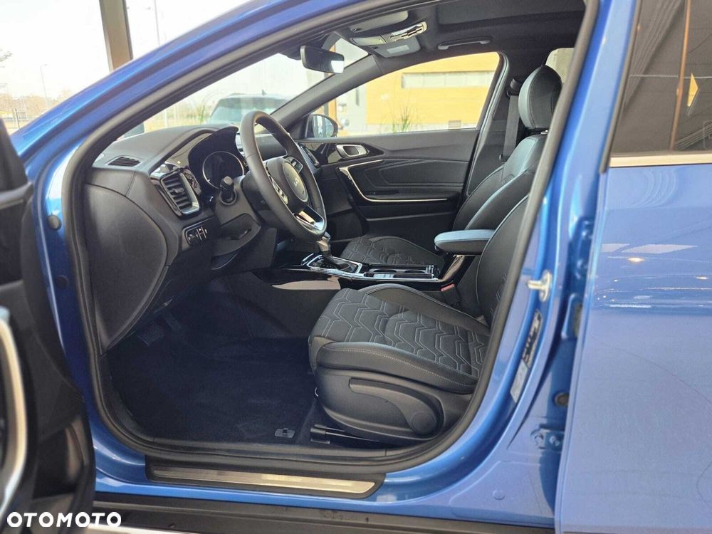 Kia XCeed - 10