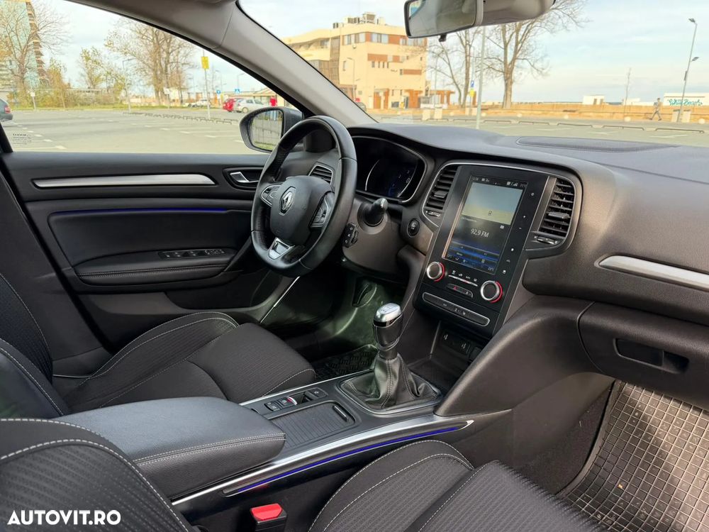 Renault Megane Grandtour TCe 140 GPF INTENS - 6