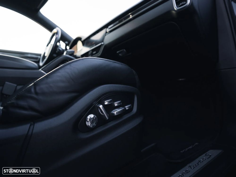 Porsche Cayenne Coupé Turbo S E-Hybrid - 19