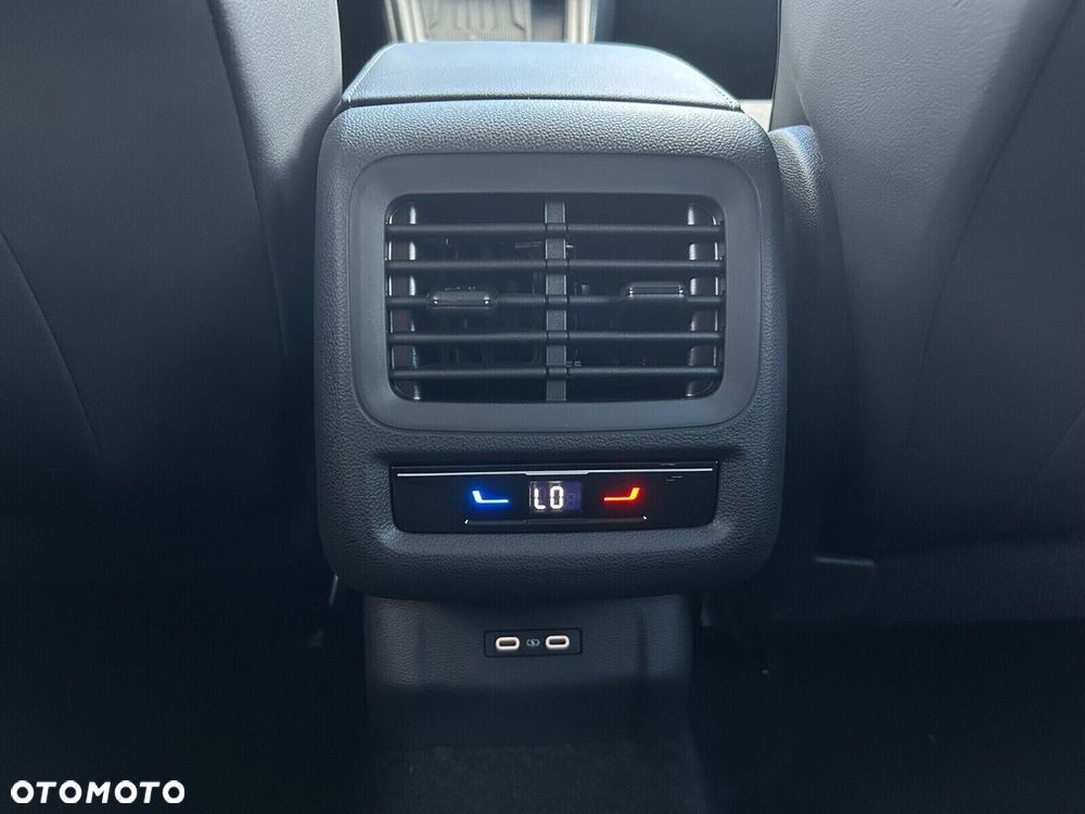 Volkswagen T-Roc - 26