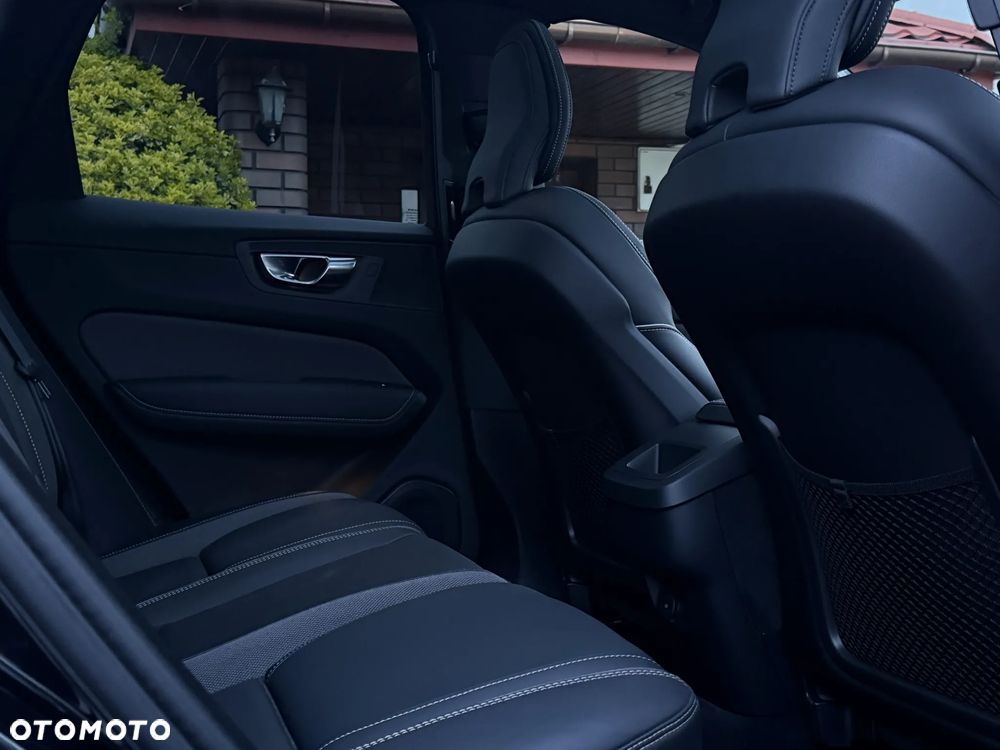 Volvo XC 60 B5 B AWD Geartronic RDesign - 12