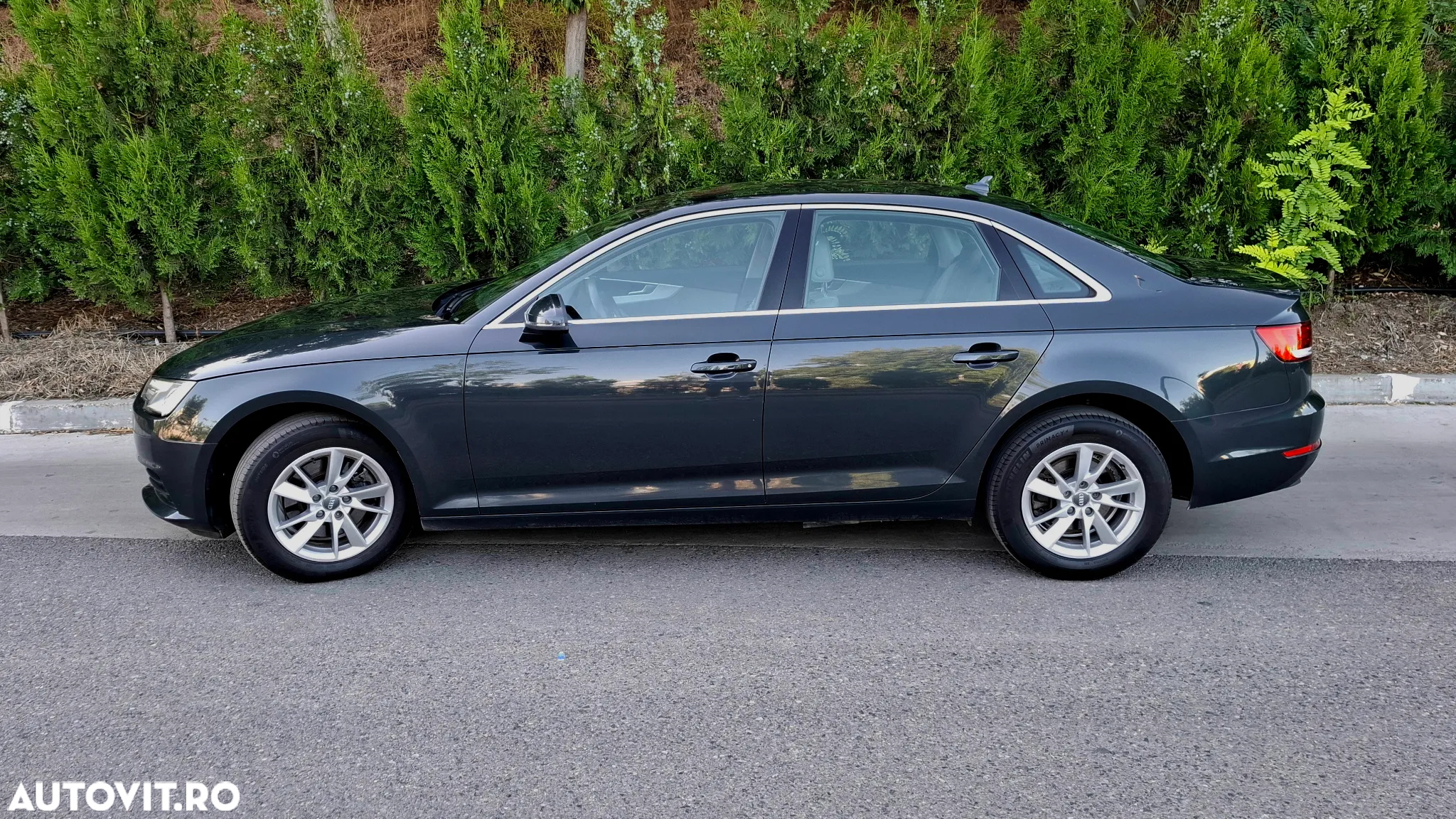Audi A4 2.0 TDI DPF clean diesel multitronic Attraction - 15